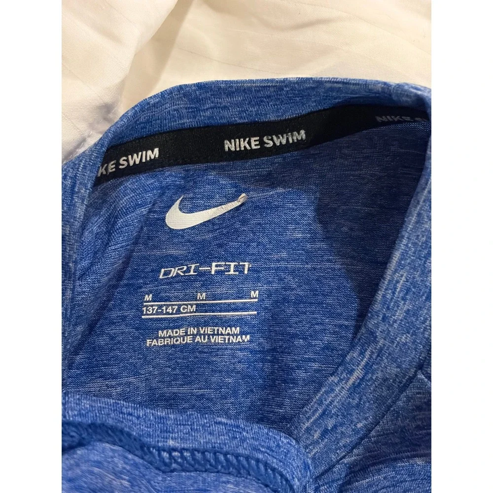 Nike youth medium